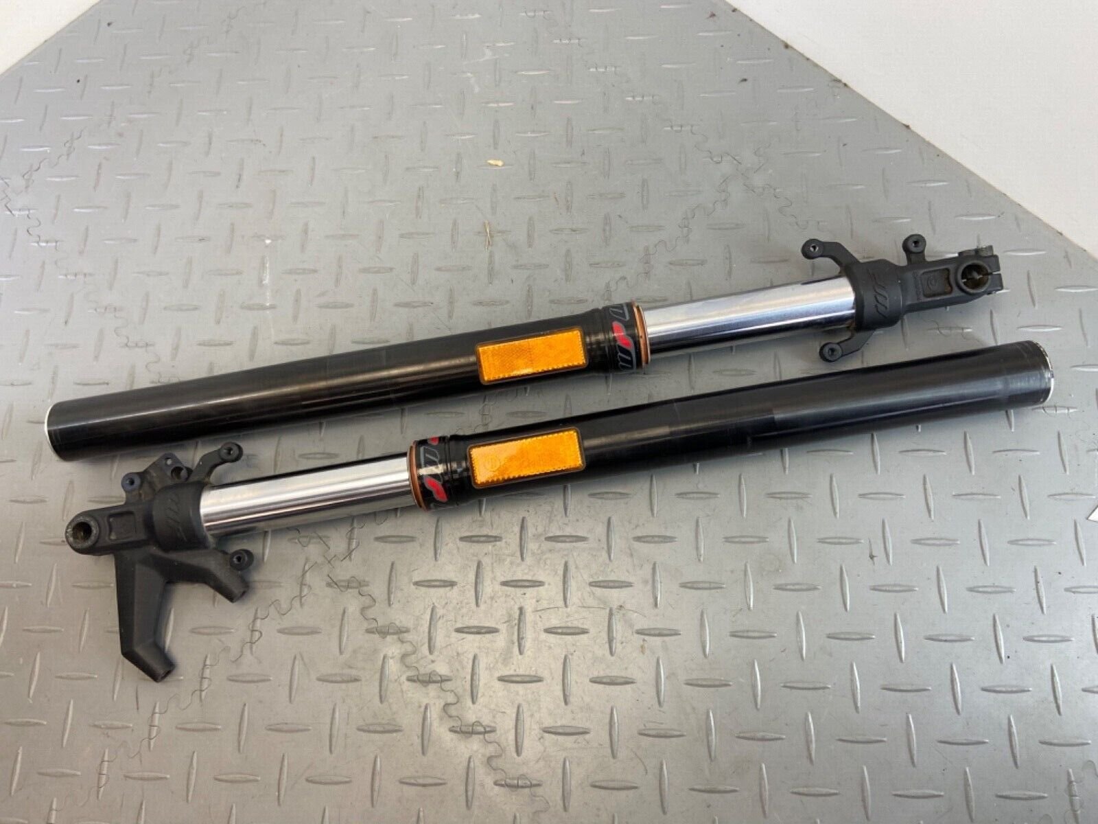 e1ea2e3a24f1e15bd7eebc8e8a484913