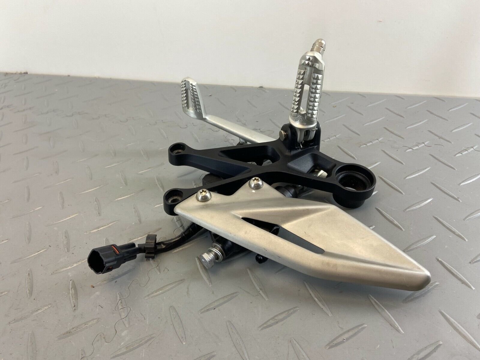 f33006ac357db55d2e3a167930b256a9