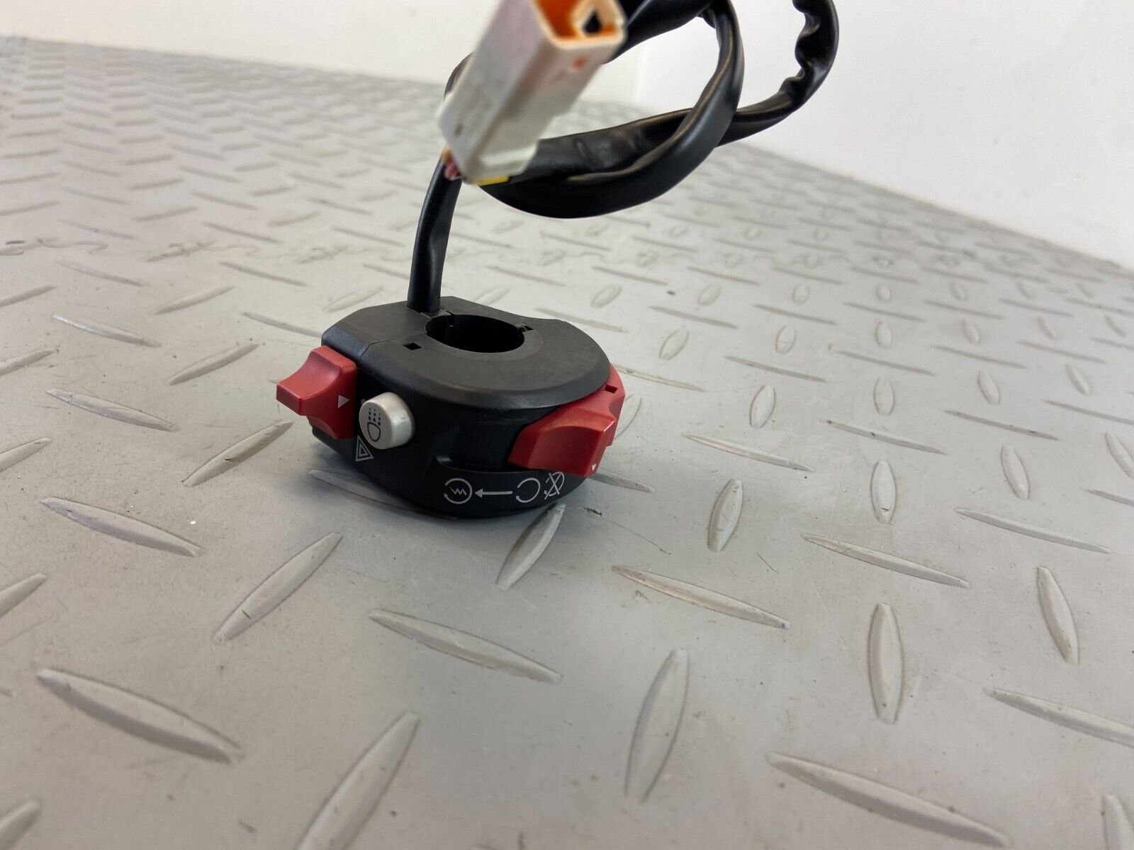 22fdf1beb790bb270fe05fa79d8642e5