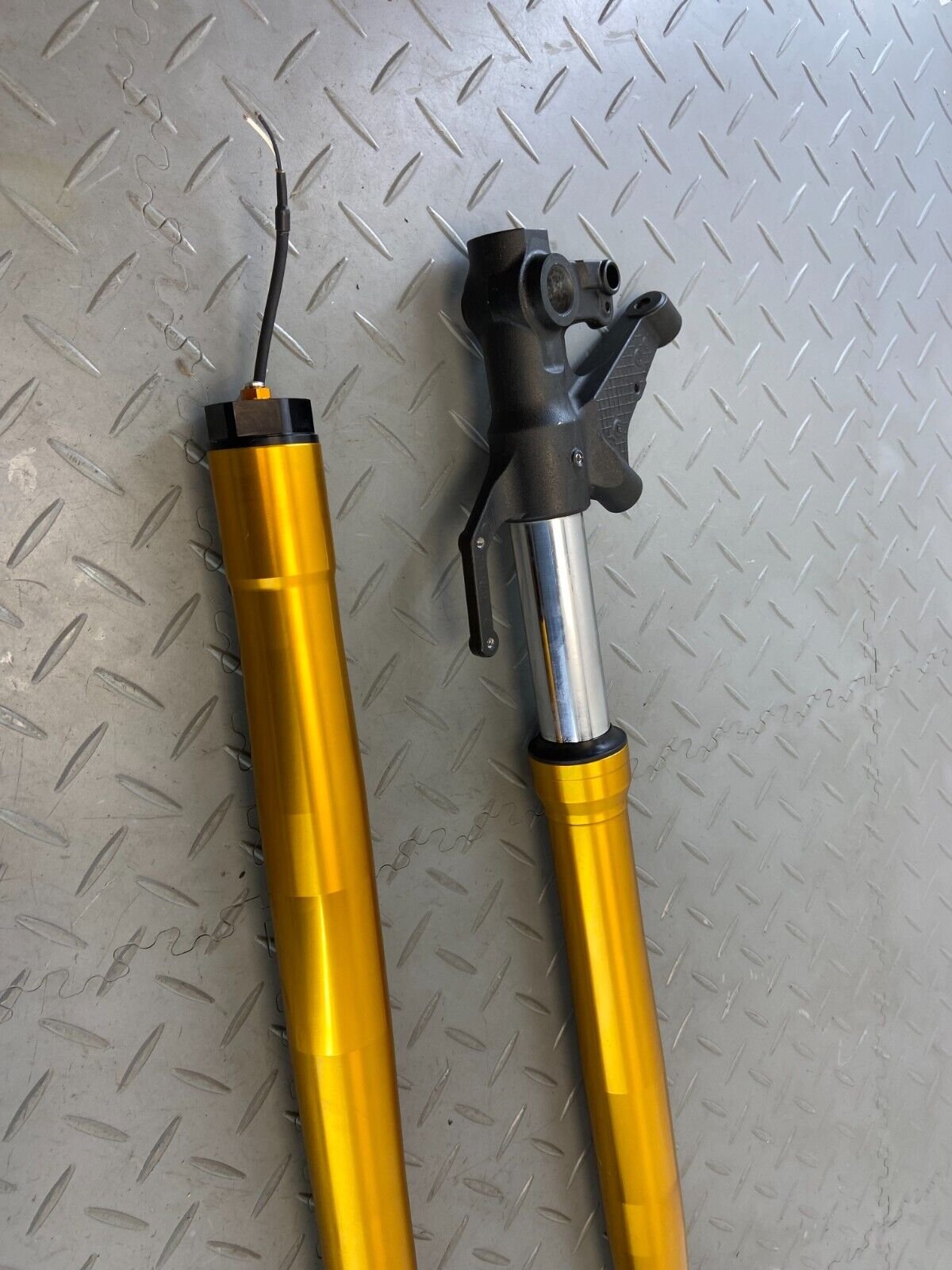 8235699058cf9c6f933df923856d7039