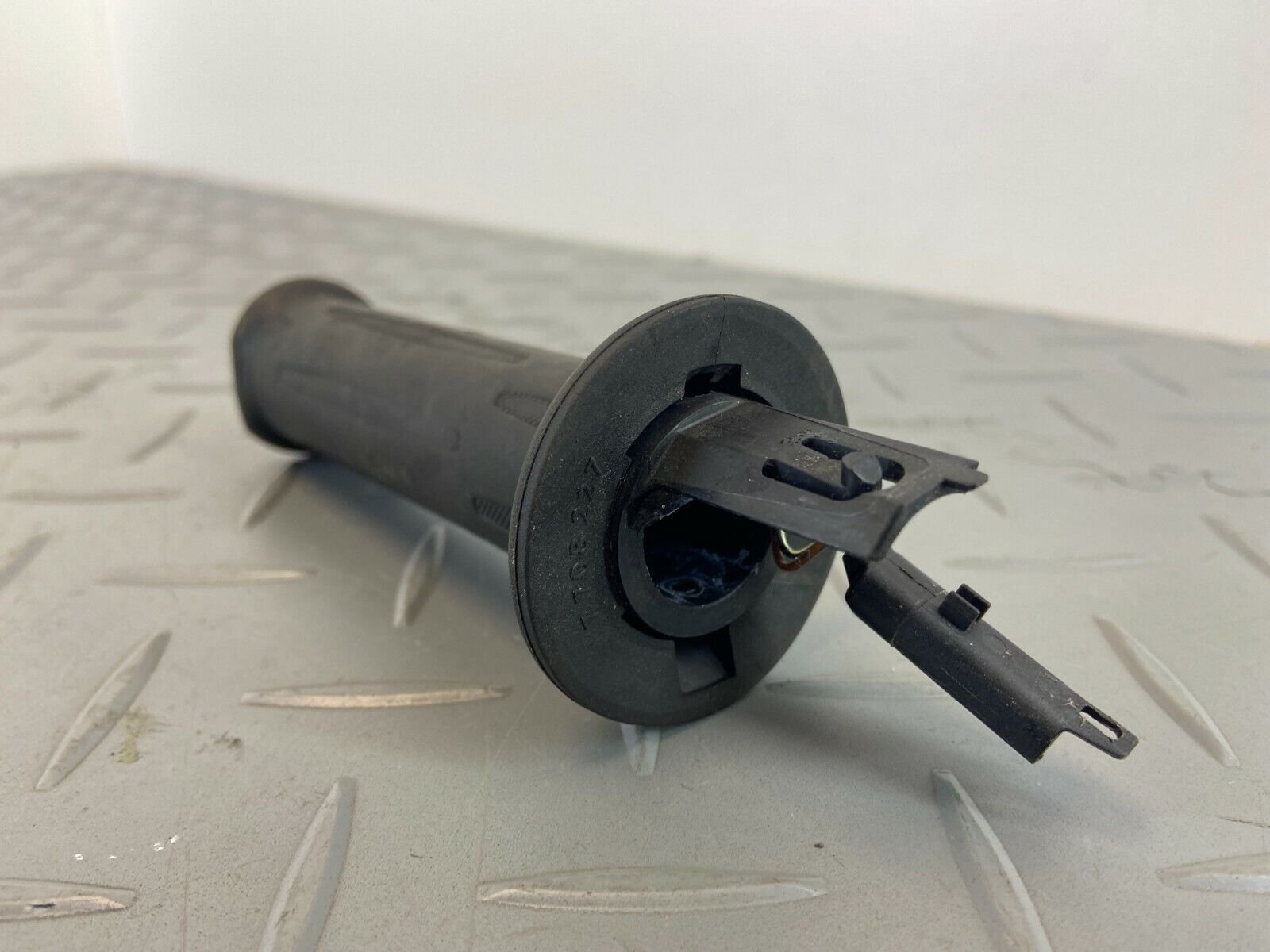 2bce751c99178d699b0ad53d586f9733