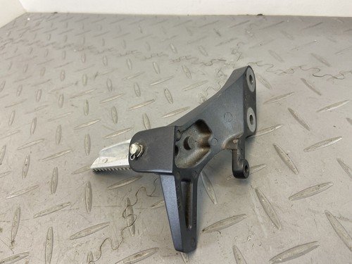 YAMAHA MT-09 MT09 RN69 2022 REAR PASSENGER RIGHT RH FOOTREST - Image 2