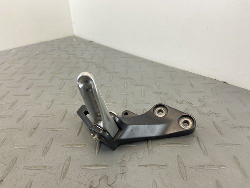 YAMAHA MT-09 MT09 RN69 2022 REAR PASSENGER RIGHT RH FOOTREST - Image 3