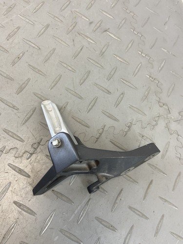 YAMAHA MT-09 MT09 RN69 2022 REAR PASSENGER RIGHT RH FOOTREST - Image 6
