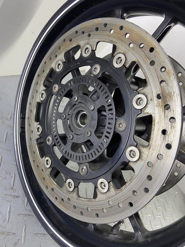 TRIUMPH SPEED TRIPLE 1050 2015 FRONT WHEEL RIM & BRAKE ROTOR DISCS PAIR RH LH N2 - Image 5