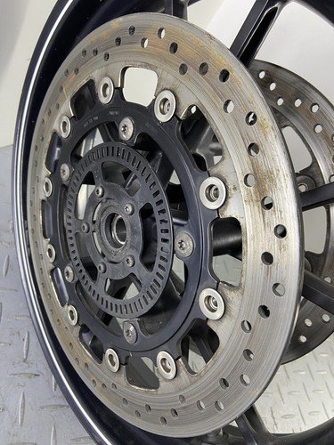 TRIUMPH SPEED TRIPLE 1050 2015 FRONT WHEEL RIM & BRAKE ROTOR DISCS PAIR RH LH N2 - Image 6