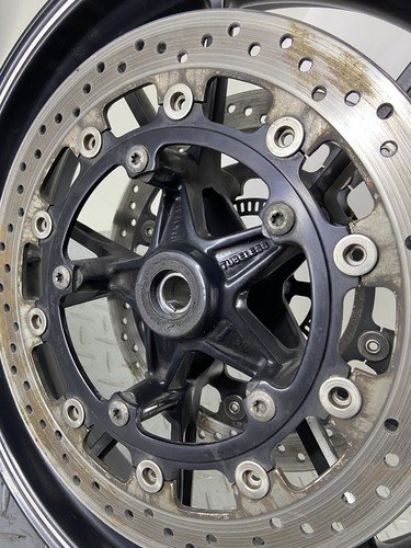 TRIUMPH SPEED TRIPLE 1050 2015 FRONT WHEEL RIM & BRAKE ROTOR DISCS PAIR RH LH N2 - Image 13