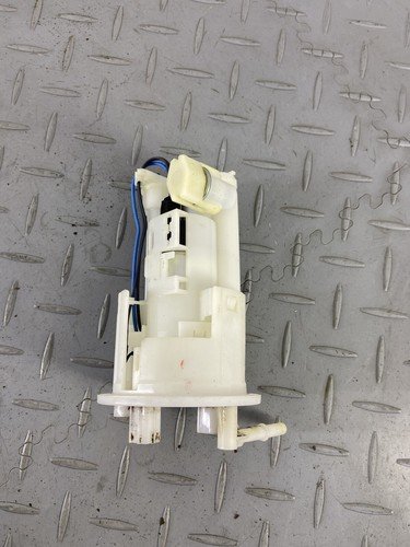 TRIUMPH TIGER 800 2014 FUEL PETROL SENDING UNIT PUMP 2400499 - Image 2