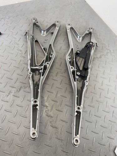 KTM DUKE 890 2021 TAIL REAR SUB FRAME SUPPORT BRACKET - Image 9