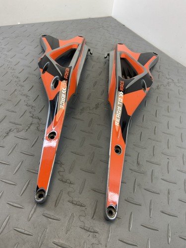 KTM DUKE 890 2021 TAIL REAR SUB FRAME SUPPORT BRACKET - Image 13
