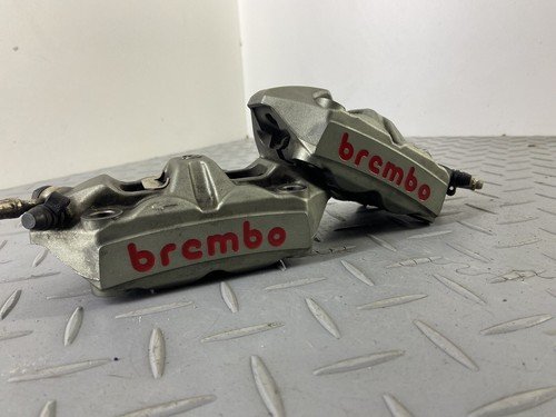 TRIUMPH SPEED TRIPLE 1050 RS 2017 FRONT BREMBO BRAKE CALIPERS PAIR RIGHT & LEFT - Image 2