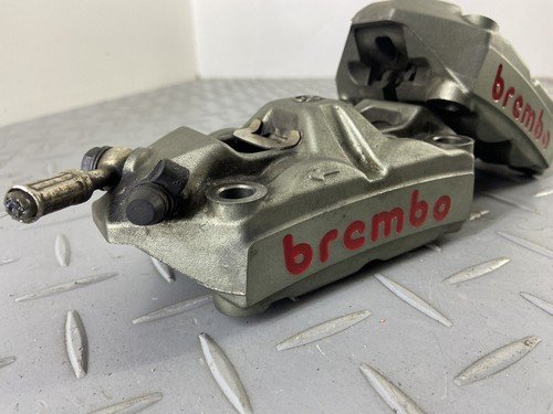 TRIUMPH SPEED TRIPLE 1050 RS 2017 FRONT BREMBO BRAKE CALIPERS PAIR RIGHT & LEFT - Image 6