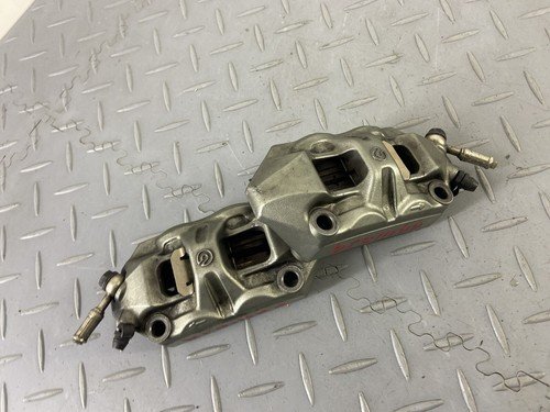 TRIUMPH SPEED TRIPLE 1050 RS 2017 FRONT BREMBO BRAKE CALIPERS PAIR RIGHT & LEFT - Image 8