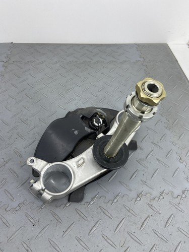SUZUKI GSX1300R GSXR 1300 HAYABUSA 2012 BOTTOM LOWER TRIPLE TREE FORK YOKE CLAMP - Image 4