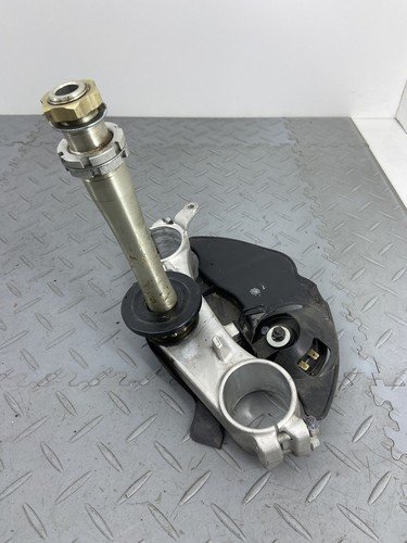 SUZUKI GSX1300R GSXR 1300 HAYABUSA 2012 BOTTOM LOWER TRIPLE TREE FORK YOKE CLAMP - Image 5