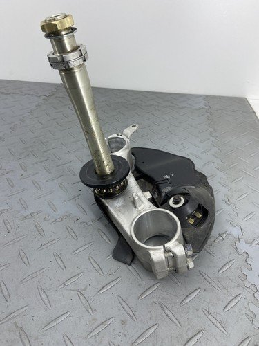 SUZUKI GSX1300R GSXR 1300 HAYABUSA 2012 BOTTOM LOWER TRIPLE TREE FORK YOKE CLAMP - Image 7