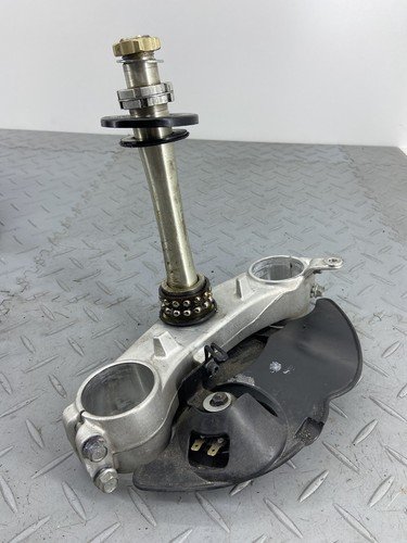 SUZUKI GSX1300R GSXR 1300 HAYABUSA 2012 BOTTOM LOWER TRIPLE TREE FORK YOKE CLAMP - Image 14