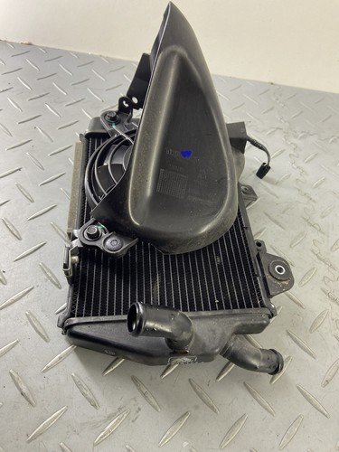 TRIUMPH TIGER 850 900 2020 LEFT SIDE LH RADIATOR WATER COOLER T2608109 - Image 7