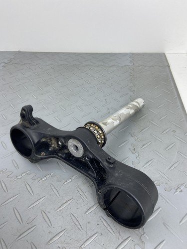 KTM ADVENTURE L 890 2021 FORK BOTTOM YOKE BRIDGE CLAMP TRIPLE TREE - Image 4