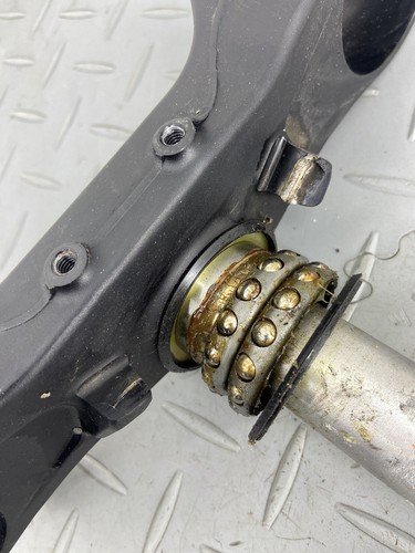 KTM ADVENTURE L 890 2021 FORK BOTTOM YOKE BRIDGE CLAMP TRIPLE TREE - Image 12