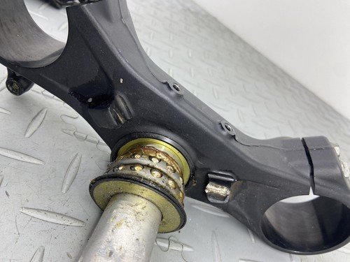 KTM ADVENTURE L 890 2021 FORK BOTTOM YOKE BRIDGE CLAMP TRIPLE TREE - Image 13