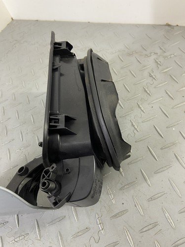 BMW X3 G01 30e LCI 2023 FUEL TANK FILLER CAP GREY 7405751 - Image 4