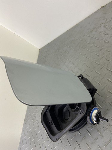 BMW X3 G01 30e LCI 2023 FUEL TANK FILLER CAP GREY 7405751 - Image 7
