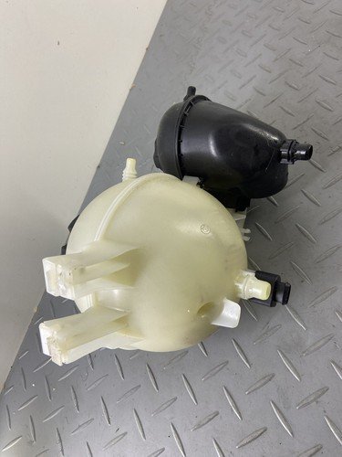 BMW X3 G01 30e 2023 COOLANT EXPANSION TANK RESERVOIR OVERFLOW 8490659 8610661 - Image 5
