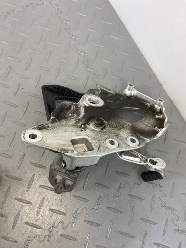 BMW F850GS LEFT SIDE DRIVER FRONT FOOTREST FOOT PEG GEAR SHIFT LEVER 8393175 N3 - Image 7
