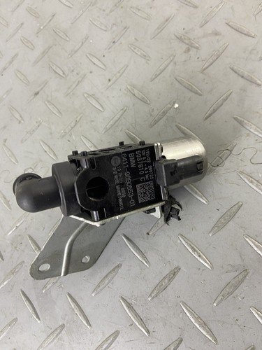 BMW X3 G01 30e 2023 RESVERSING WATER COOLER COOLANT VALVE 9890553 - Image 2
