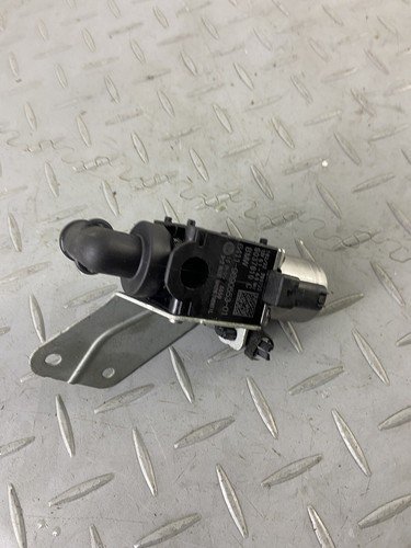 BMW X3 G01 30e 2023 RESVERSING WATER COOLER COOLANT VALVE 9890553 - Image 8