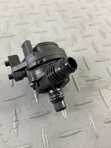 BMW X3 G01 30e 2023 PLUG-IN AUXILARY WATER PUMP COOLER COOLANT 8840614 - Image 6