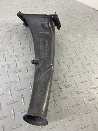 BMW R1200GS GS AC K25 2012 AIR INTAKE PIPE DUCT 7712870 - Image 4