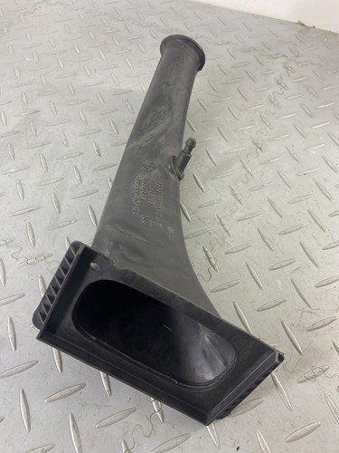 BMW R1200GS GS AC K25 2012 AIR INTAKE PIPE DUCT 7712870 - Image 8