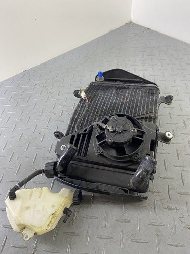 KTM DUKE 690 2017 COMPLETE WATER COOLER RADIATOR FAN 76035010033 - Image 8