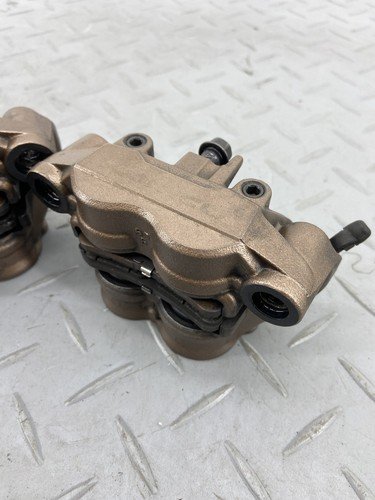 HONDA CBR1000RR 2014 FRONT BRAKE CALIPER PAIR RIGHT LEFT TOKICO - Image 7