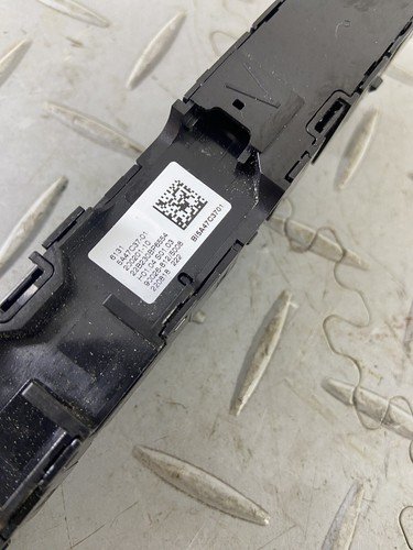 BMW X3 G01 LCI 2023 OEM RADIO CONTROL SWITCH 5A47C37 - Image 9