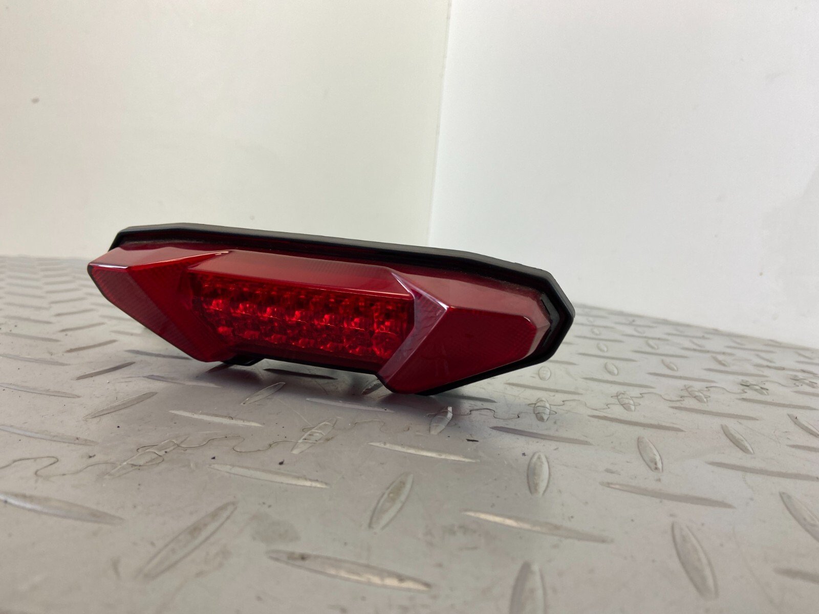 YAMAHA TRACER 9 GT MT-09 MT 09 2021 TAIL STOP LIGHT REAR BRAKE LIGHT N2 - Image 2