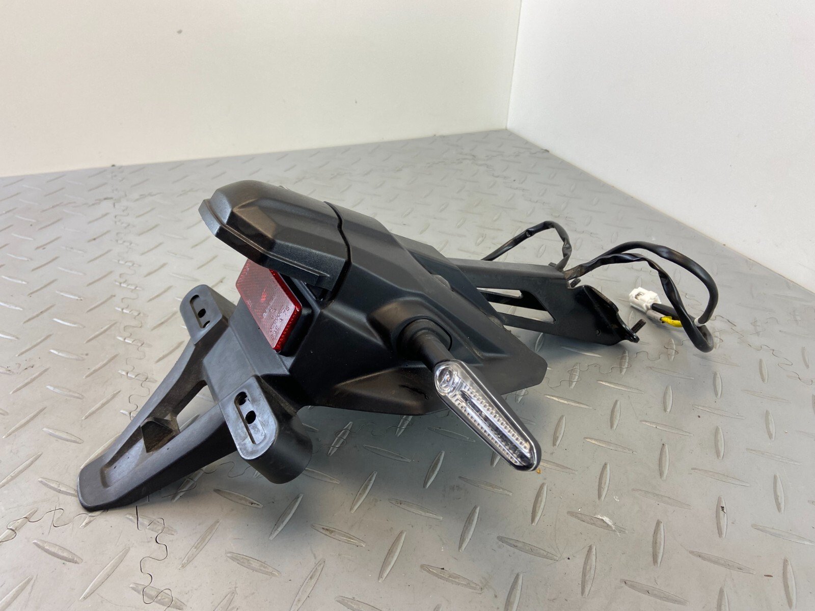 YAMAHA TRACER 9 GT MT09 2021 NUMBER PLATE BRACKET MOUNT & LED TURN SIGINALS PAIR - Image 8