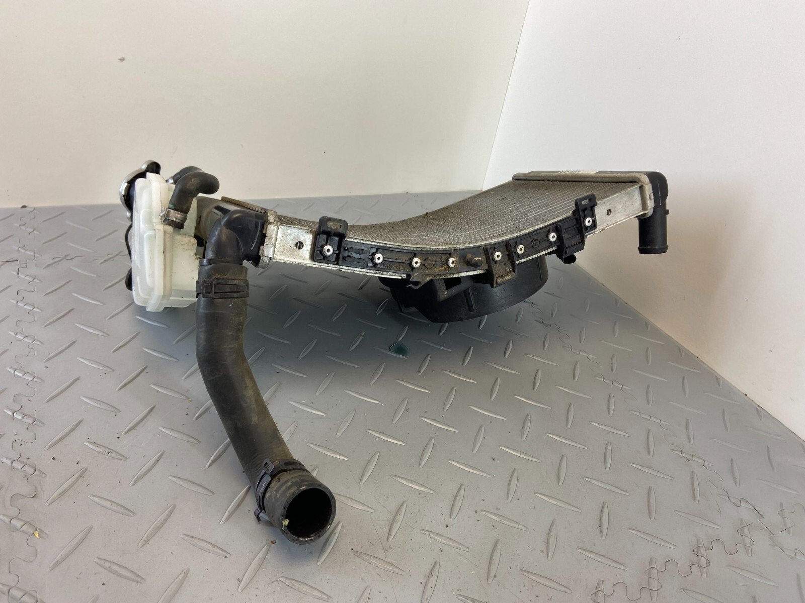 BMW F850GS WATER RADIATOR COOLER & FAN 8565247 N2 - Image 3
