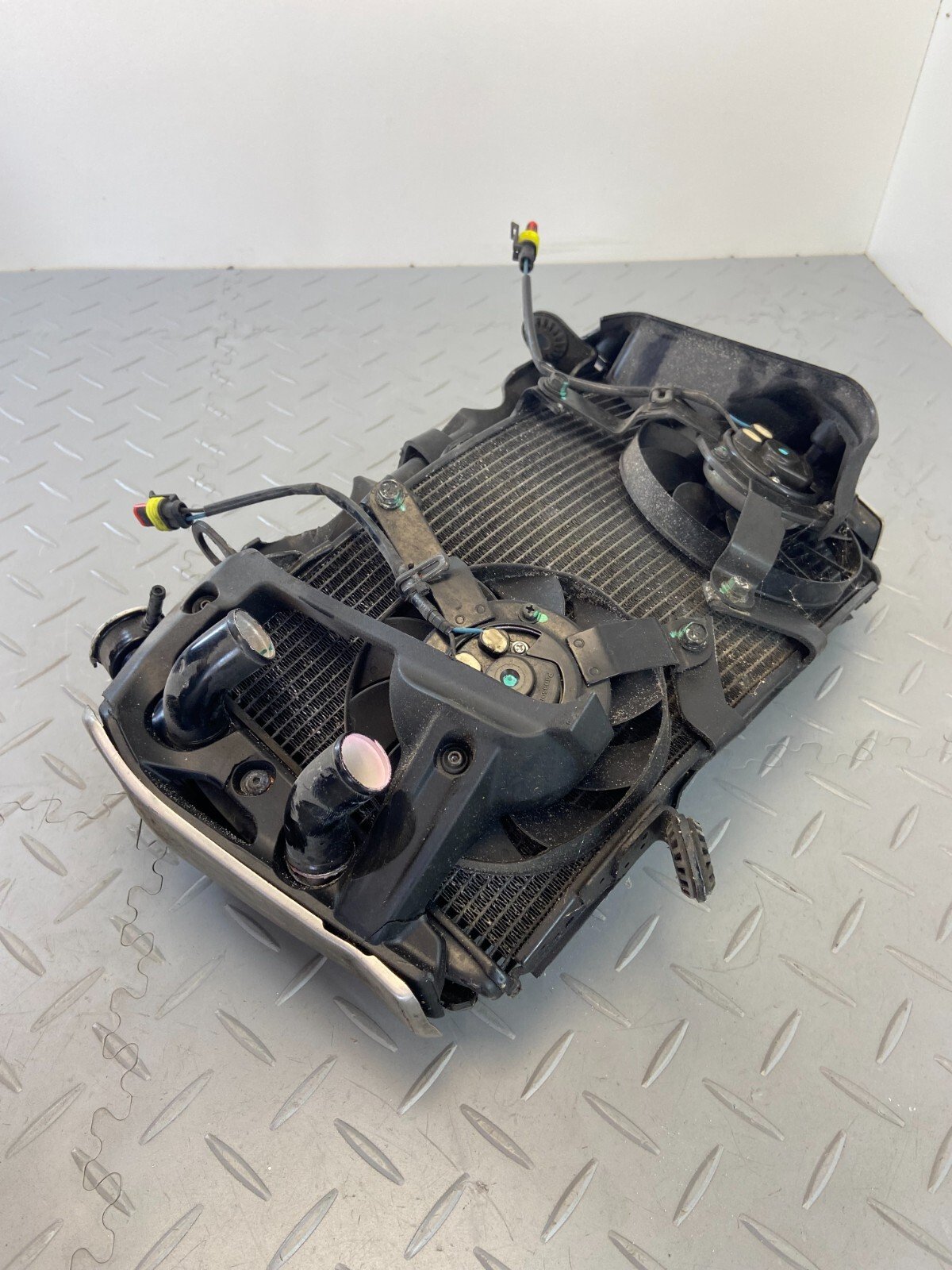 DUCATI MONSTER 1200S M1200S 2014 WATER COOLER RADIATOR (DAMADGED) - Image 2
