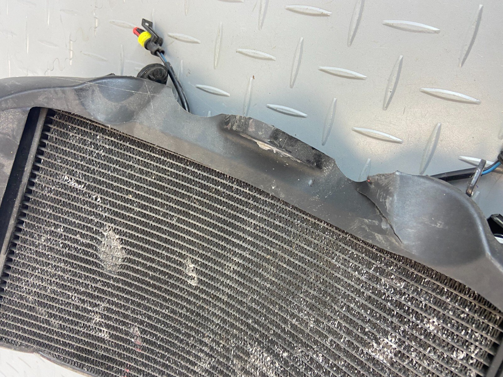 DUCATI MONSTER 1200S M1200S 2014 WATER COOLER RADIATOR (DAMADGED) - Image 8