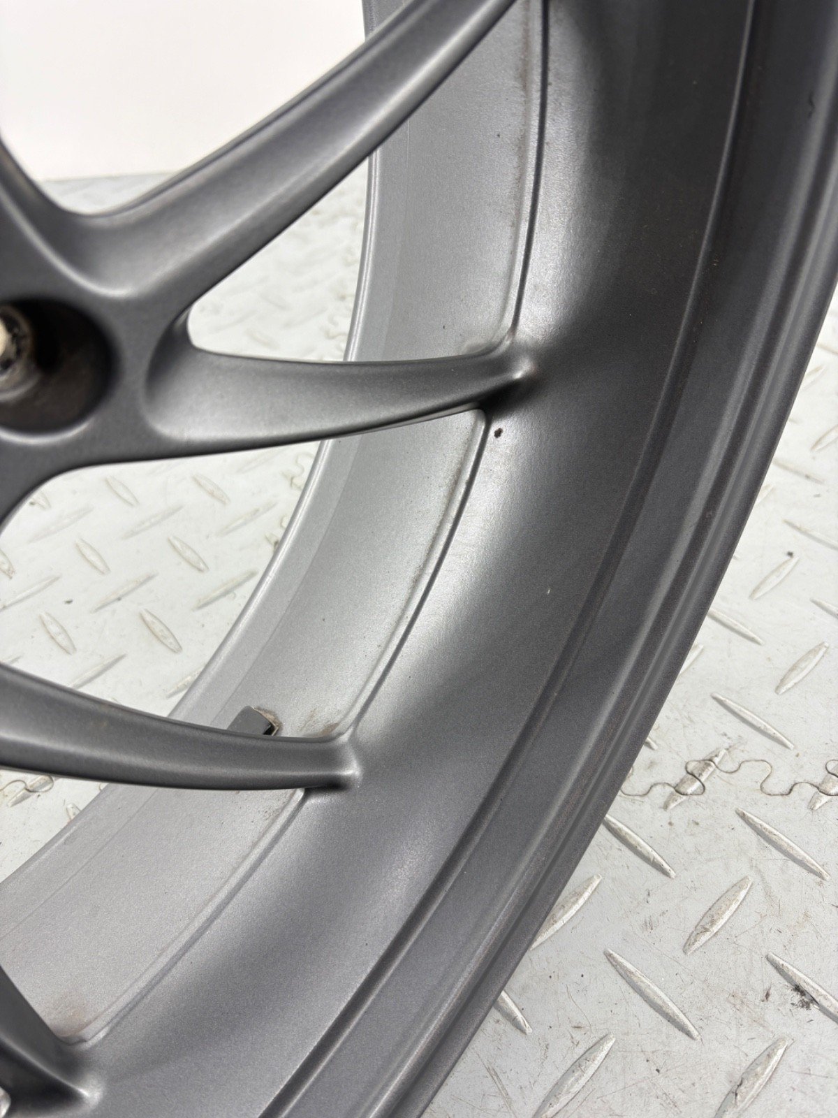 BMW R1250 RS R1250RS 2019 REAR WHEEL RIM 8530614 - Image 4