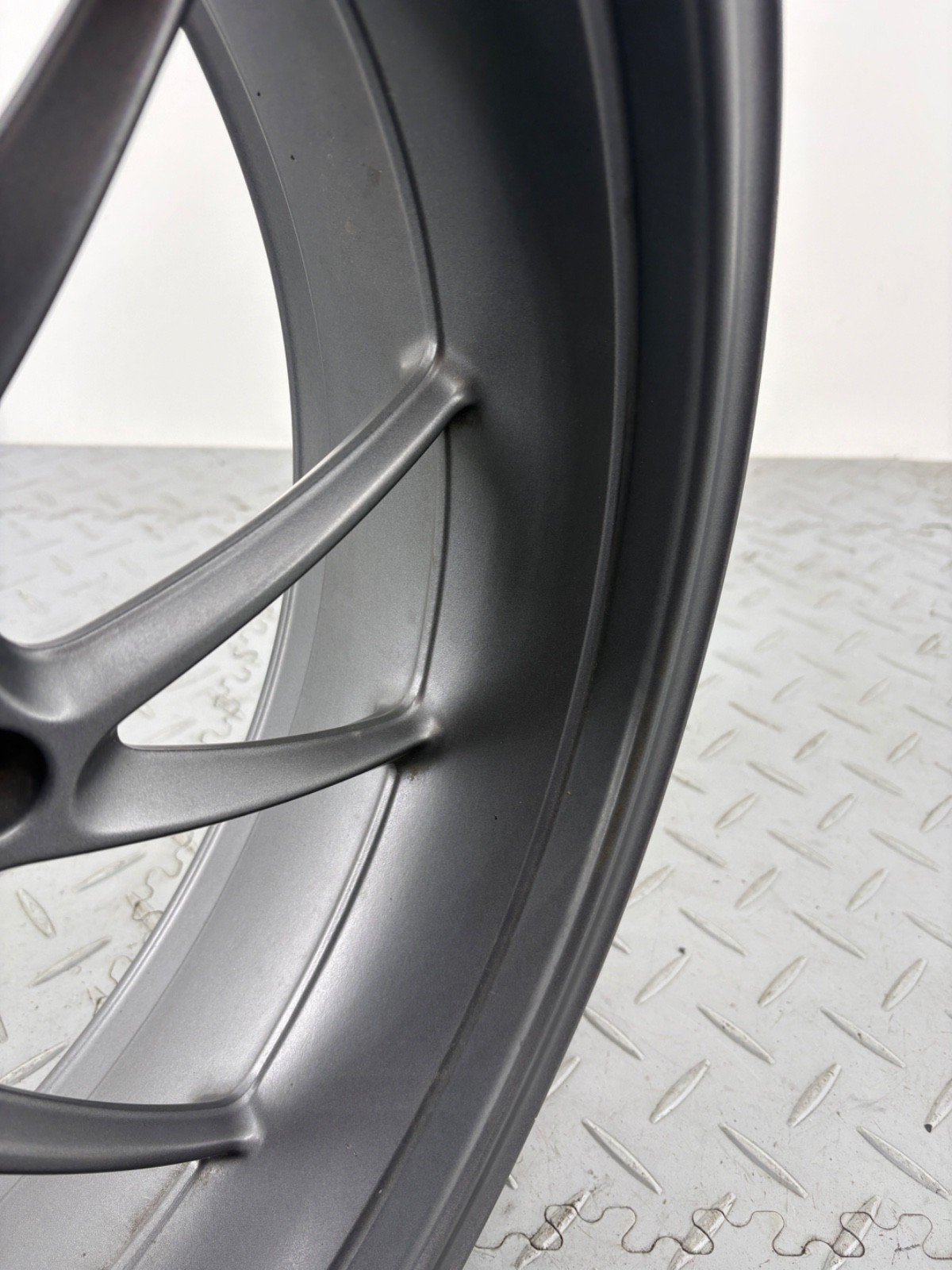 BMW R1250 RS R1250RS 2019 REAR WHEEL RIM 8530614 - Image 5