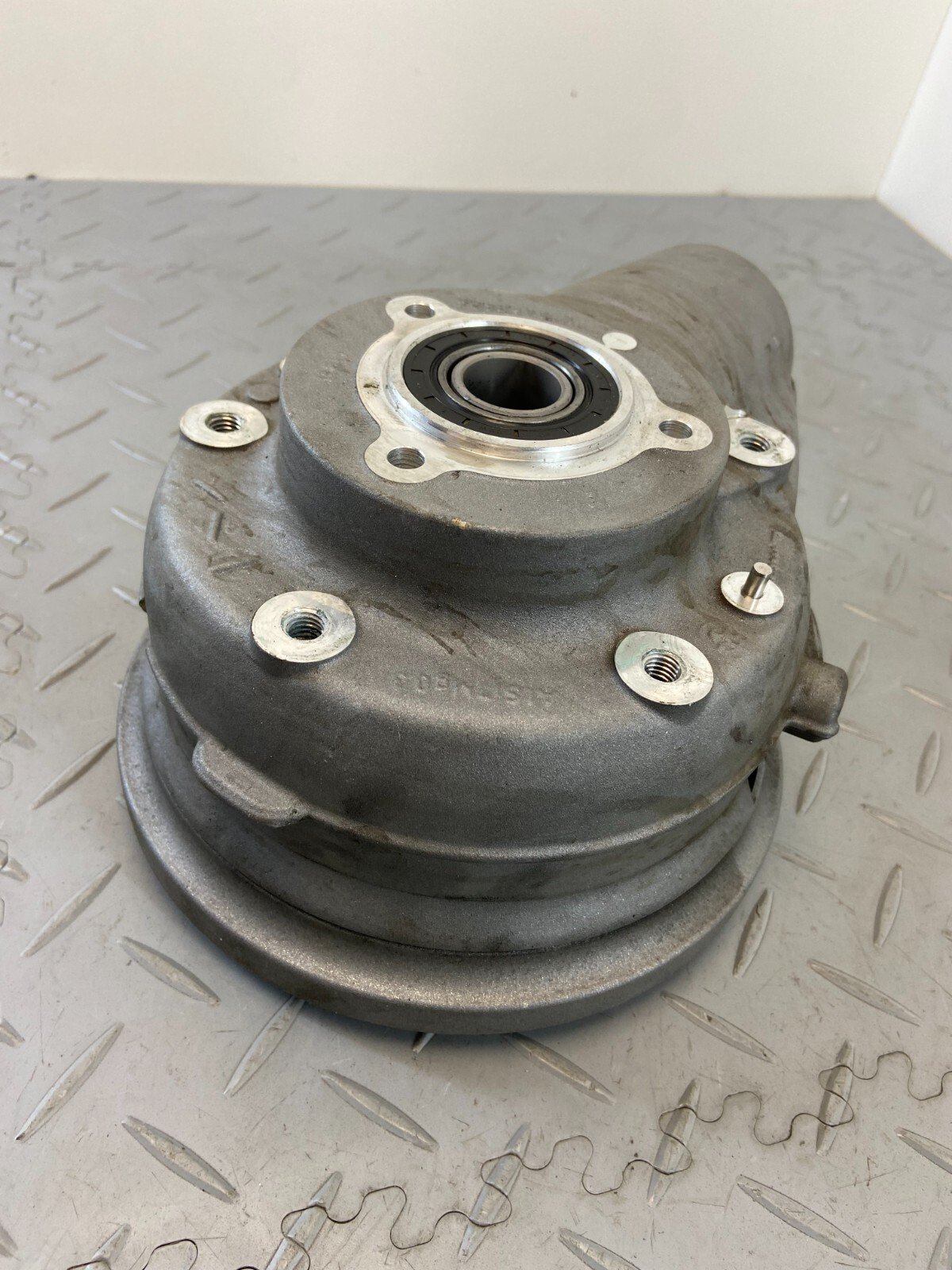 BMW R18 K34 2021 RIGHT ANGLE GEARBOX DIFFERENTIAL 33749444815 - Image 2