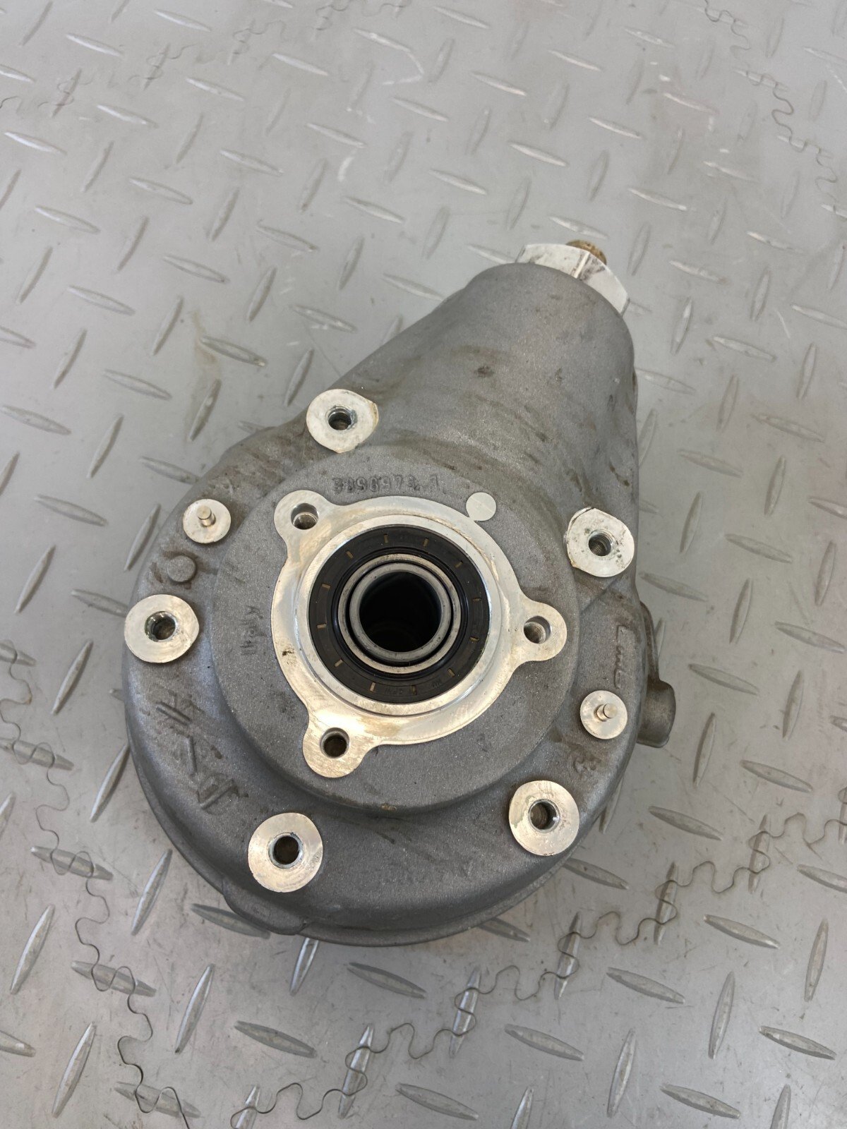 BMW R18 K34 2021 RIGHT ANGLE GEARBOX DIFFERENTIAL 33749444815 - Image 3