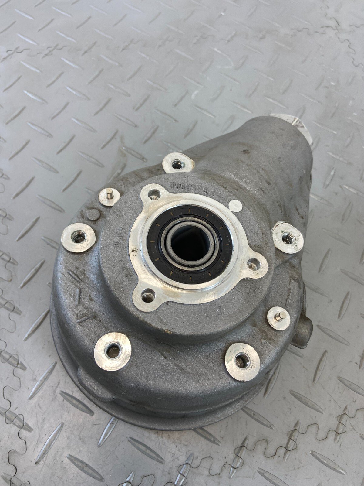 BMW R18 K34 2021 RIGHT ANGLE GEARBOX DIFFERENTIAL 33749444815 - Image 4