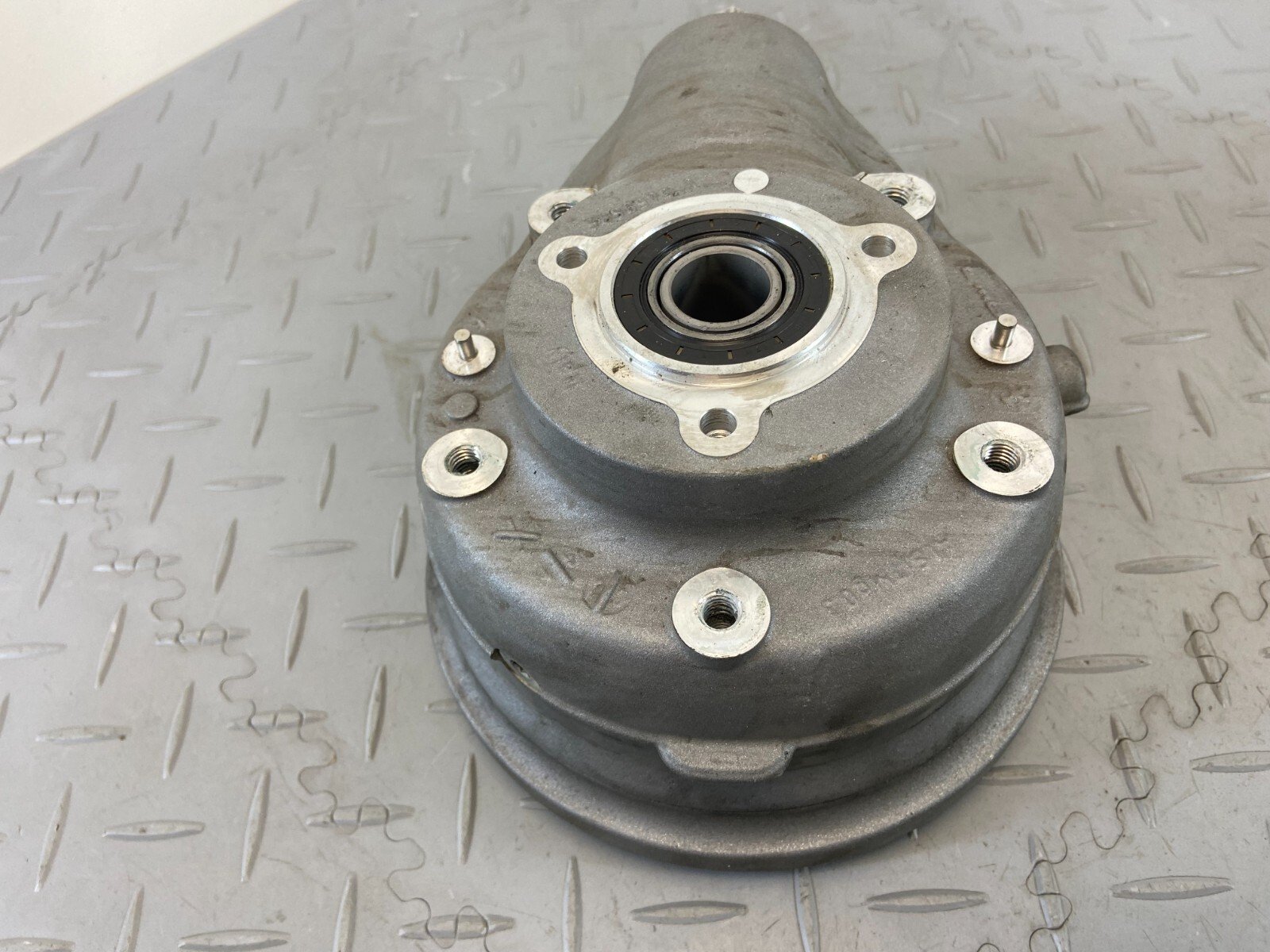 BMW R18 K34 2021 RIGHT ANGLE GEARBOX DIFFERENTIAL 33749444815 - Image 6