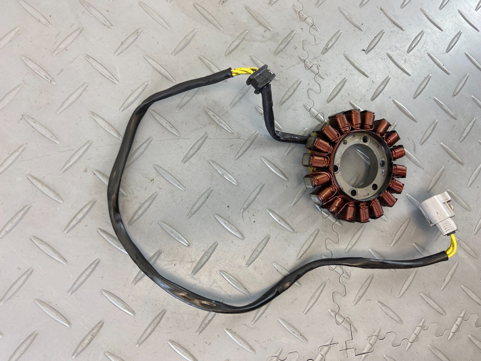 KTM SUPERDUKE 1290 R 2018 ALTERNATOR GENERATOR STATOR - Image 7