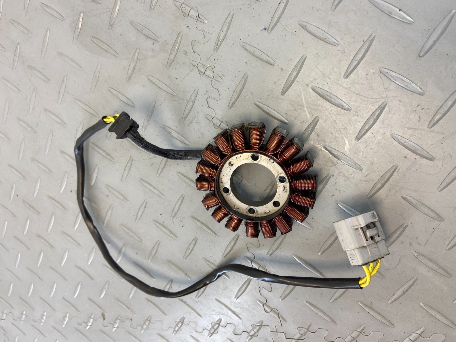 KTM SUPERDUKE 1290 R 2018 ALTERNATOR GENERATOR STATOR - Image 11